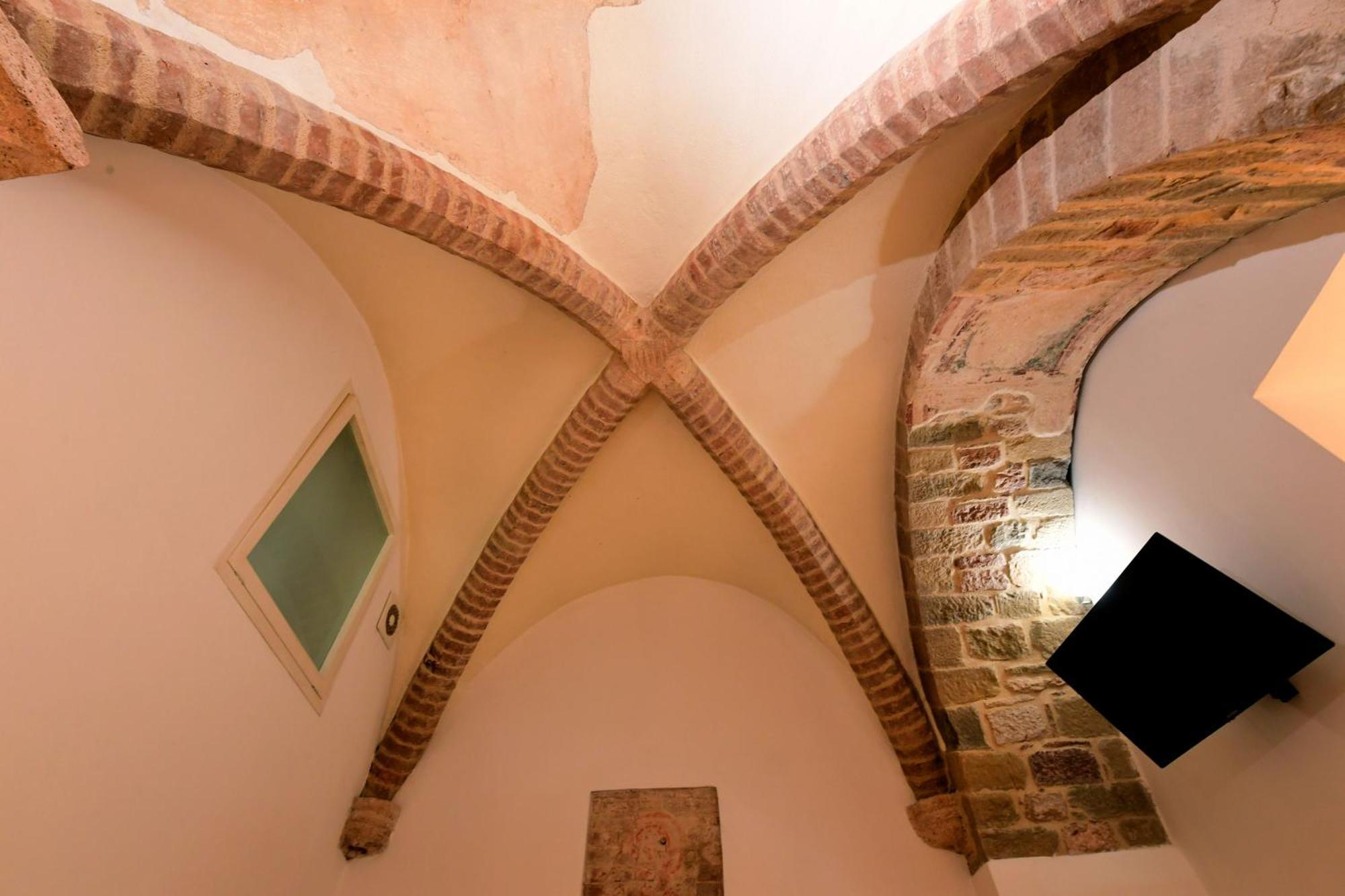 Little Italy Hostel Ex Chiesa S Donato Perugia Exterior photo
