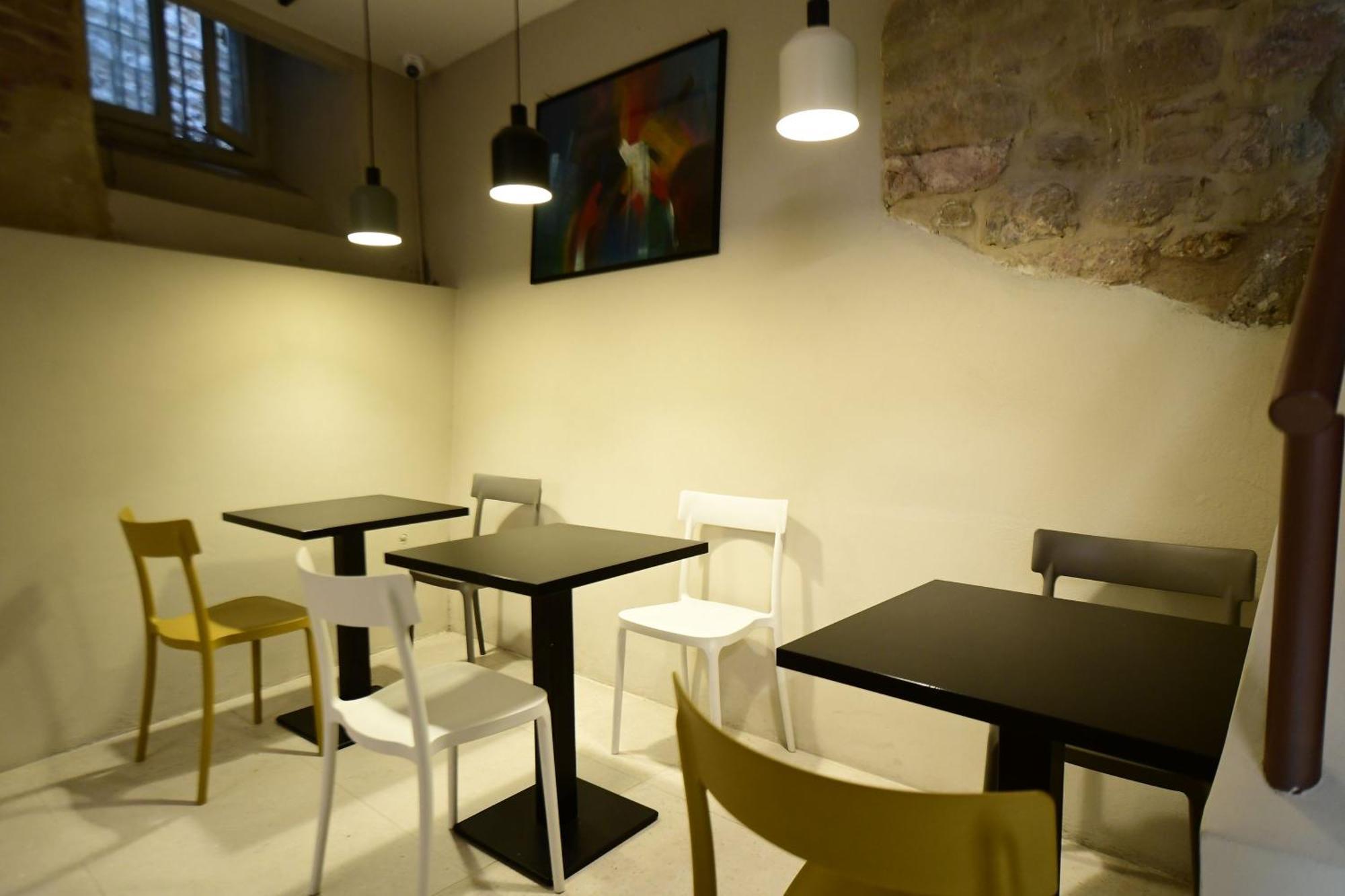 Little Italy Hostel Ex Chiesa S Donato Perugia Exterior photo