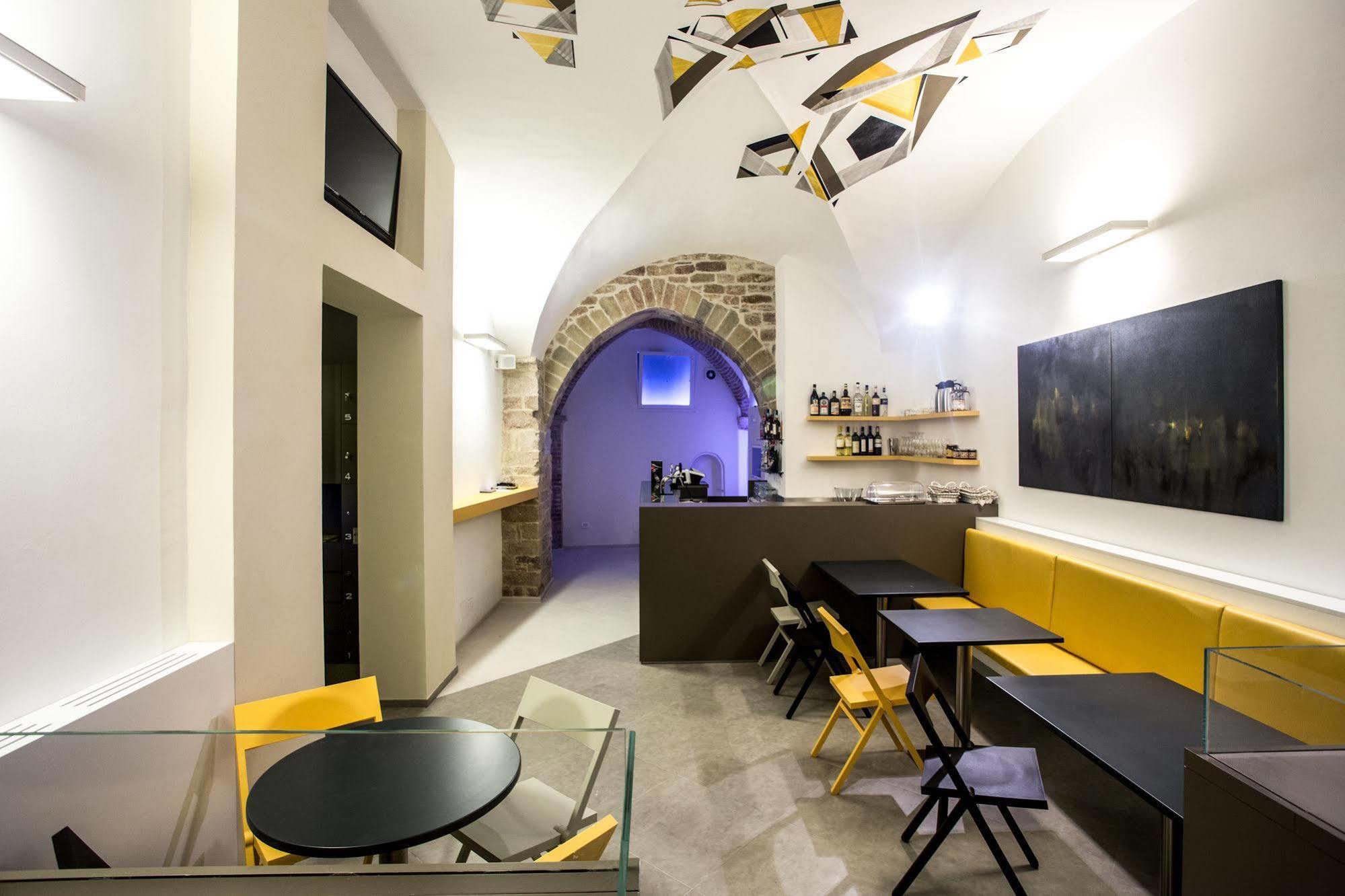 Little Italy Hostel Ex Chiesa S Donato Perugia Exterior photo